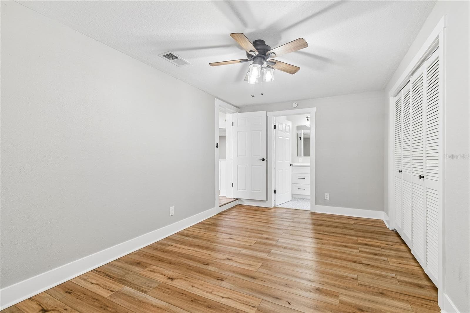 Single Family Residence at 1555 MAGNOLIA DR, CLEARWATER, photo 26 of 57