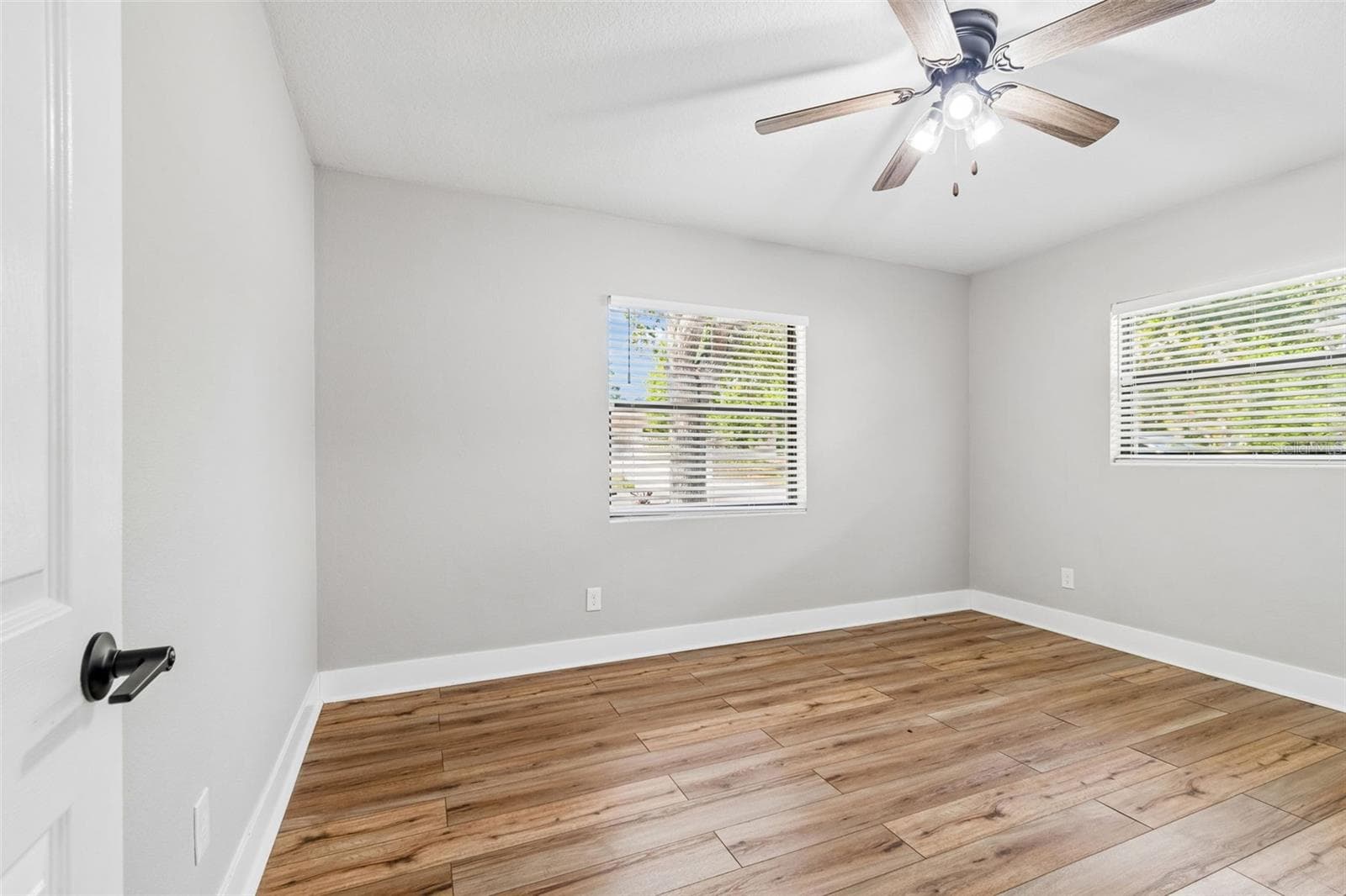 Single Family Residence at 1555 MAGNOLIA DR, CLEARWATER, photo 29 of 57