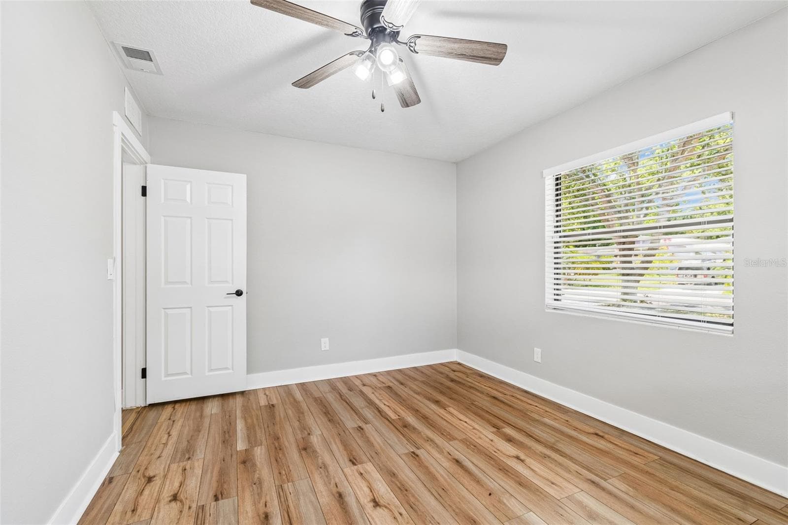 Single Family Residence at 1555 MAGNOLIA DR, CLEARWATER, photo 32 of 57