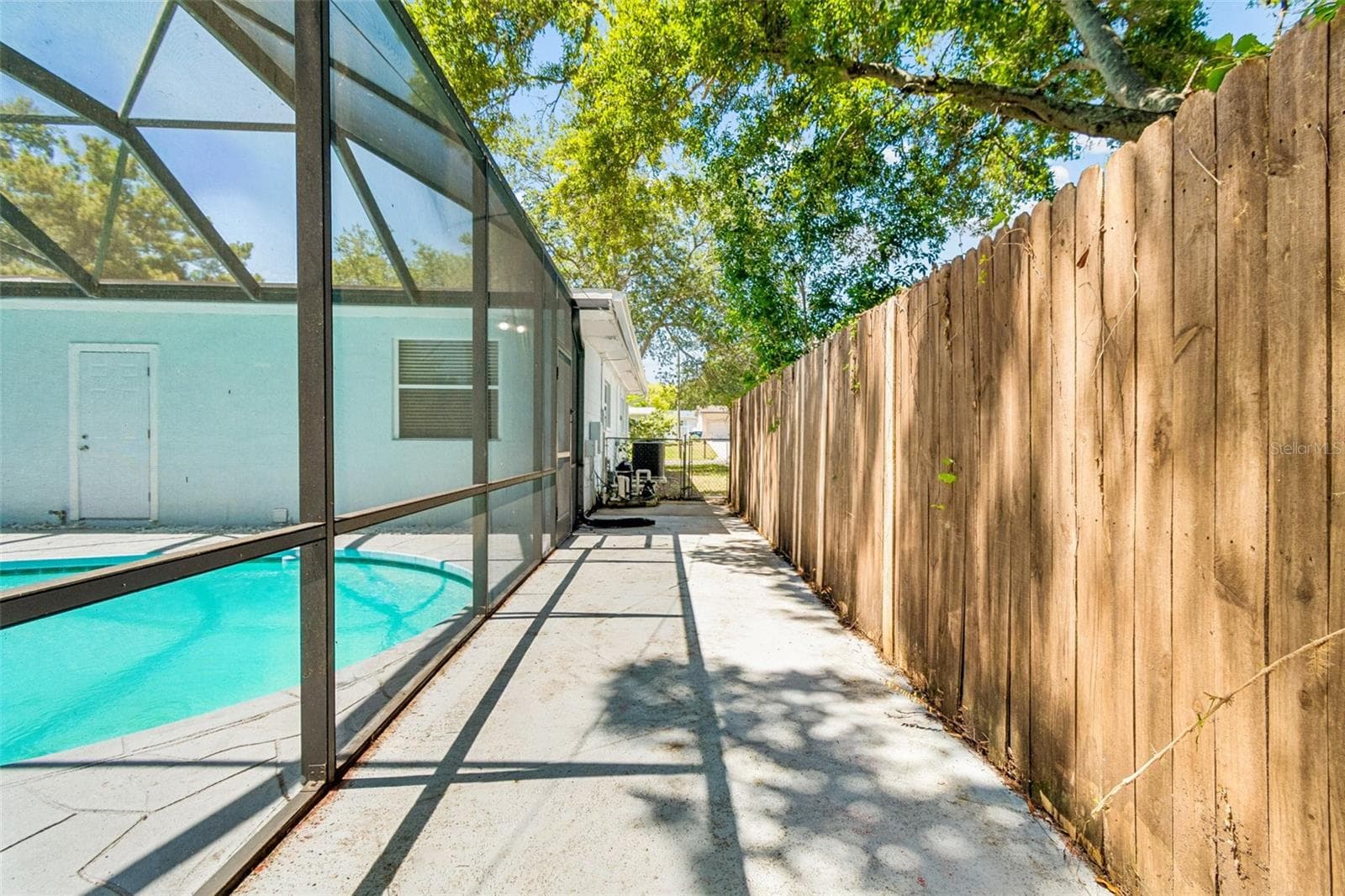 Single Family Residence at 1555 MAGNOLIA DR, CLEARWATER, photo 51 of 57
