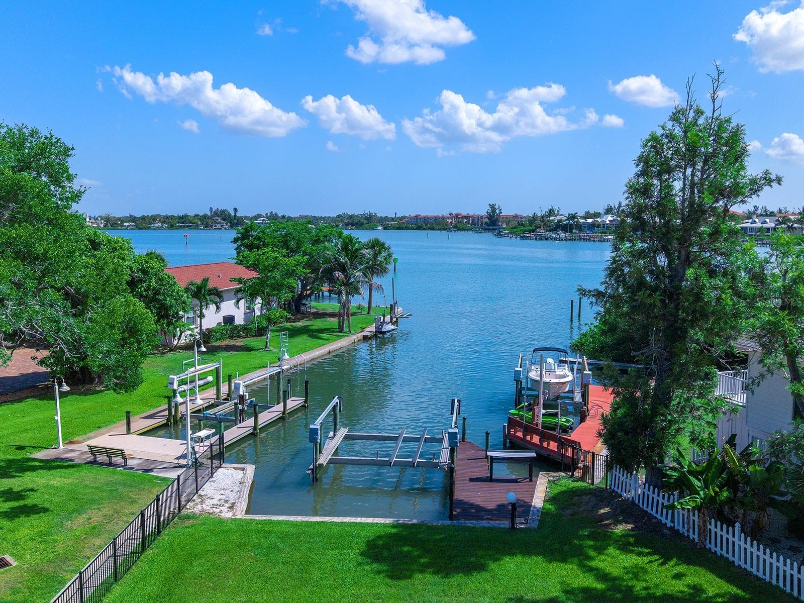 396 BAYSHORE DR