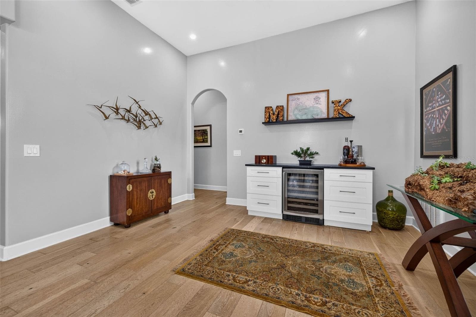 Single Family Residence at 815 59TH AVE NE, ST PETERSBURG, photo 5 of 42