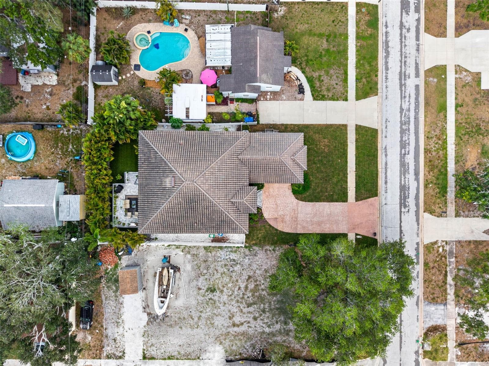 Single Family Residence at 815 59TH AVE NE, ST PETERSBURG, photo 38 of 42
