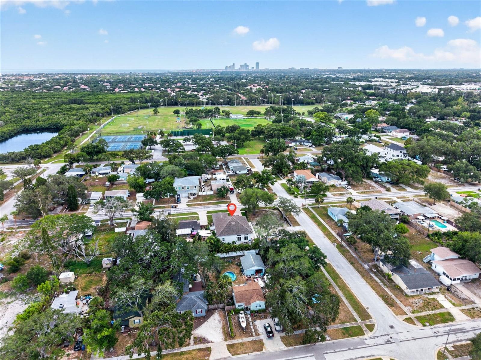 Single Family Residence at 815 59TH AVE NE, ST PETERSBURG, photo 40 of 42