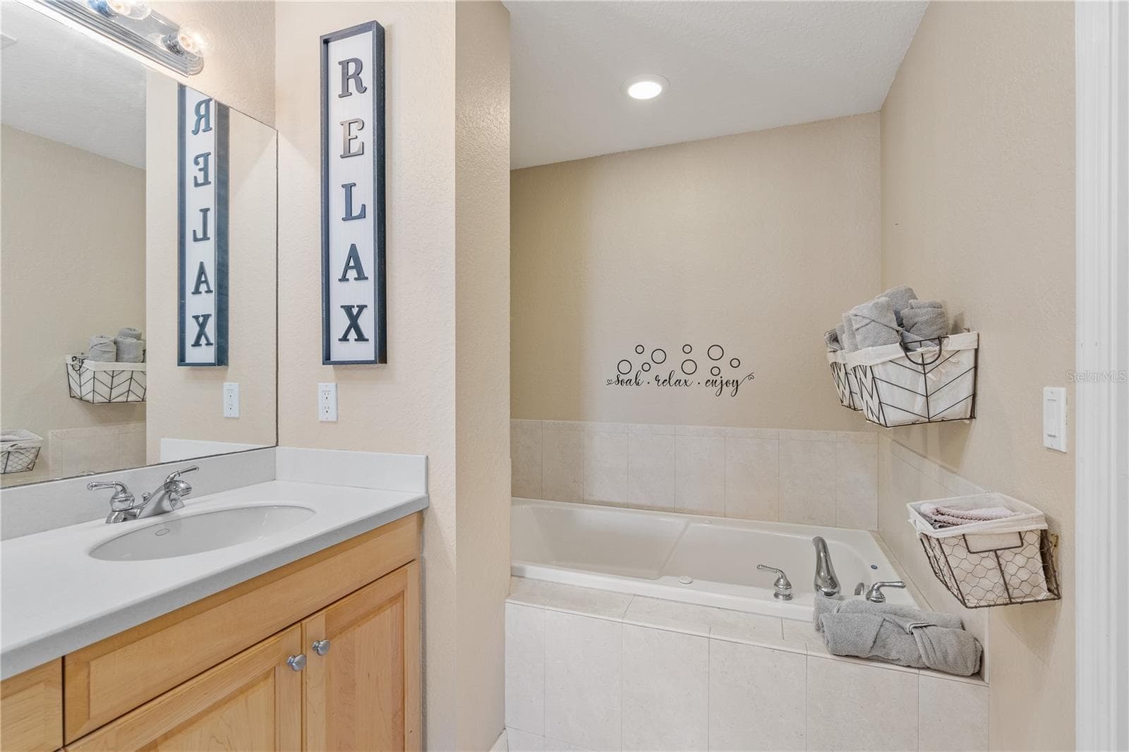 Primary Soaking Tub - 3805 GULF BLVD #203, ST PETE BEACH