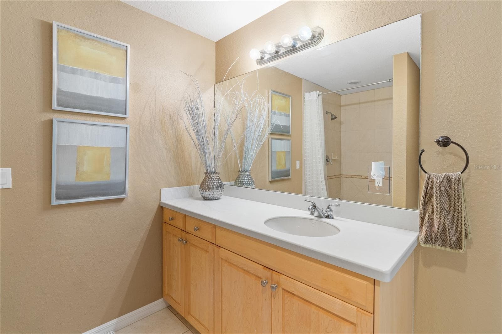Bath 2 / Guest Bath - 3805 GULF BLVD #203, ST PETE BEACH