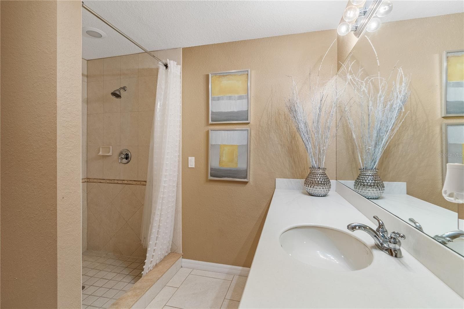 Bath 2 / Guest Bath - 3805 GULF BLVD #203, ST PETE BEACH