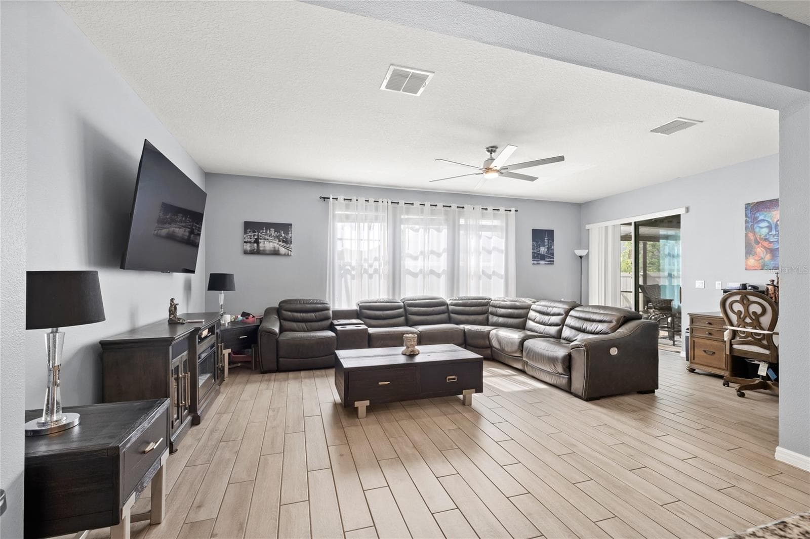 Single Family Residence at 12015 STONE BARK TRL, ORLANDO, photo 7 of 24