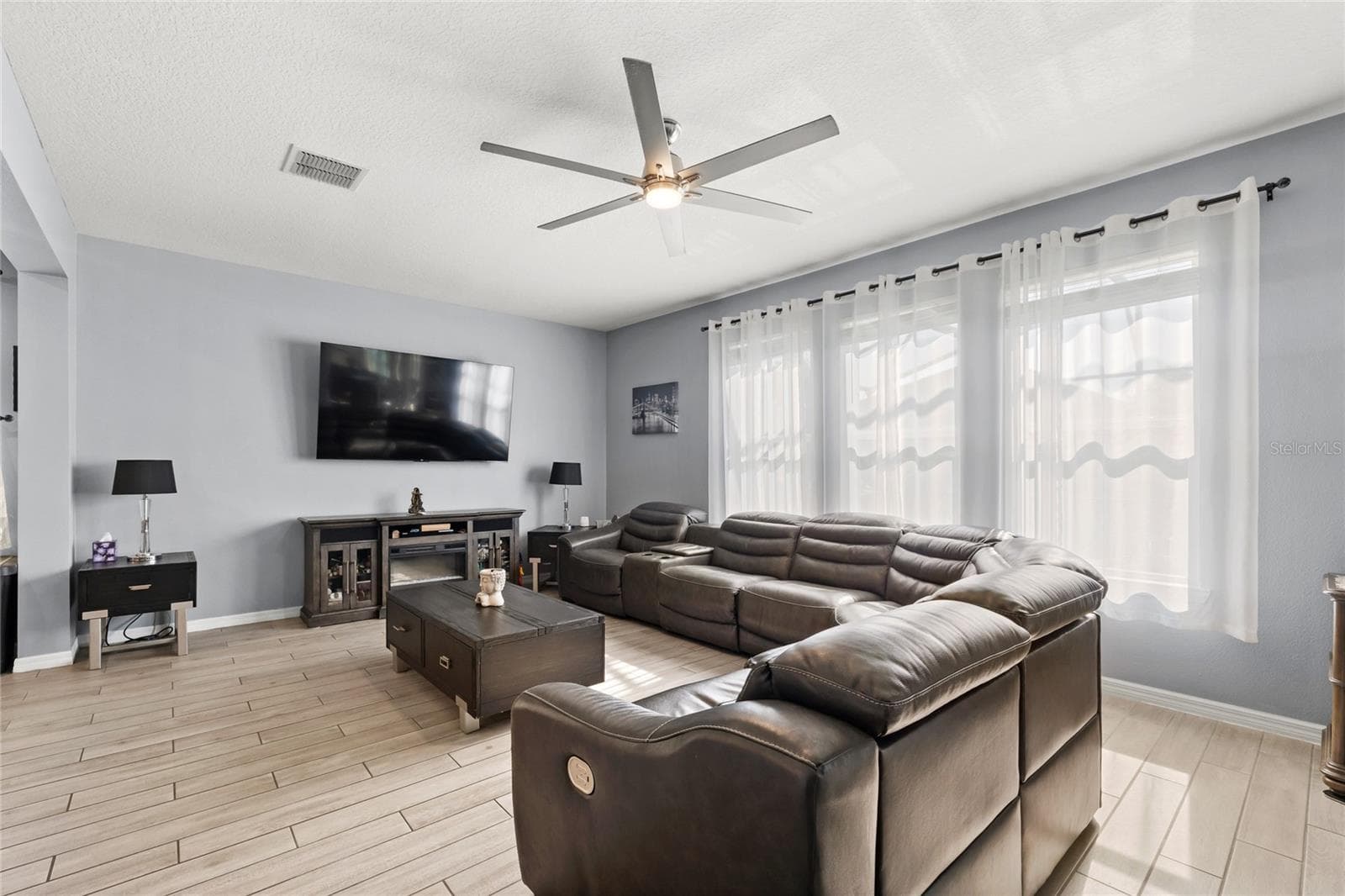 Single Family Residence at 12015 STONE BARK TRL, ORLANDO, photo 8 of 24