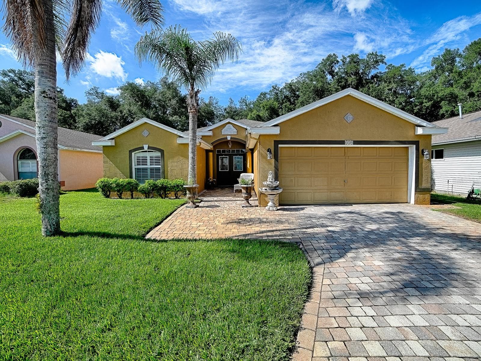 830 OLD OAKS LN