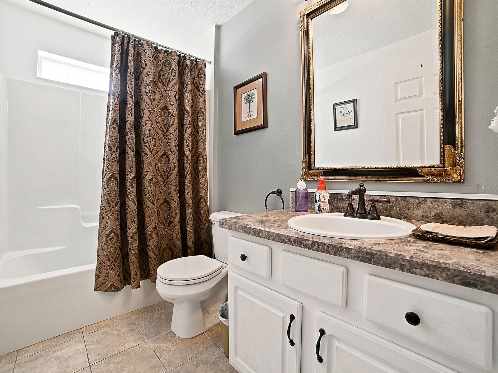 Guest bathroom - 830 OLD OAKS LN, LEESBURG