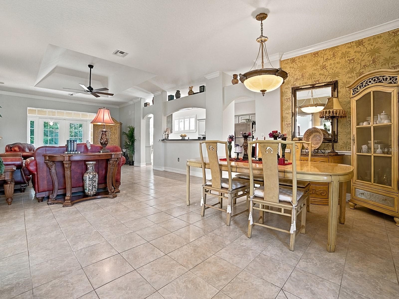 Dining/living area - 830 OLD OAKS LN, LEESBURG