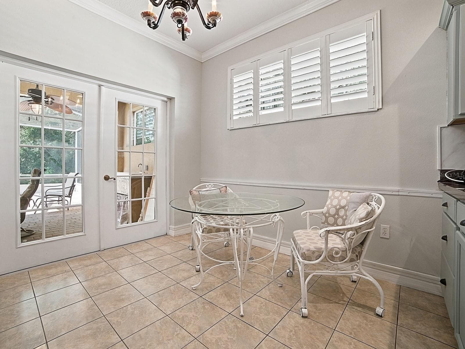 Plenty of natural light - 830 OLD OAKS LN, LEESBURG