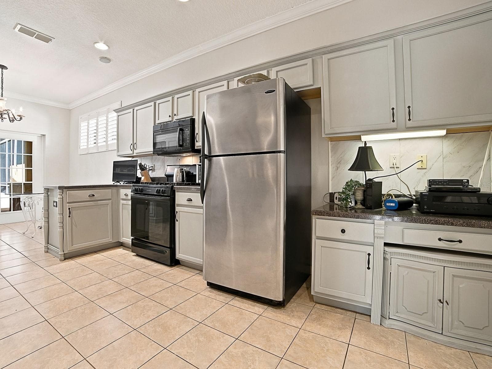 Plenty of cupboards - 830 OLD OAKS LN, LEESBURG