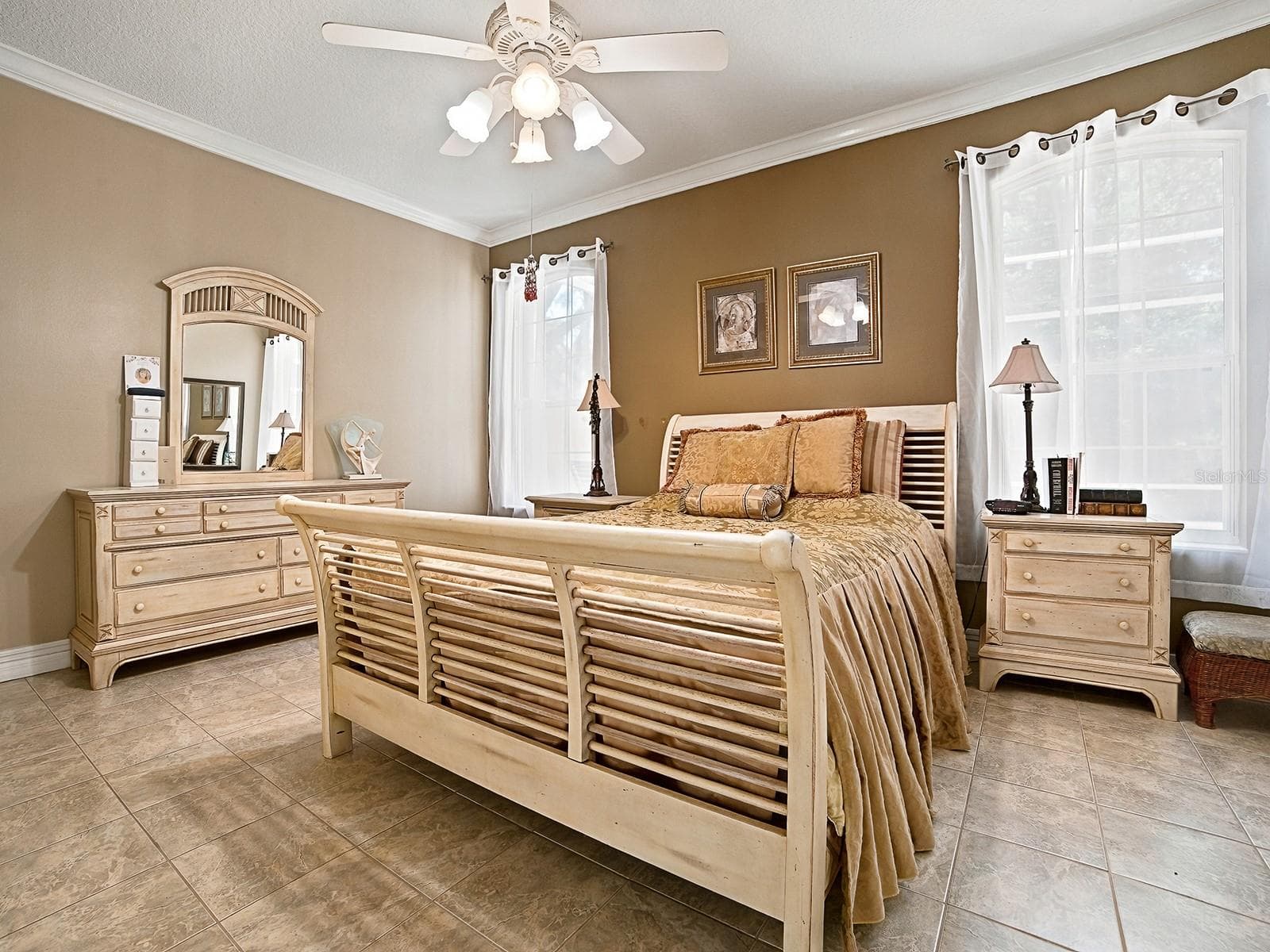 Lots of light - 830 OLD OAKS LN, LEESBURG