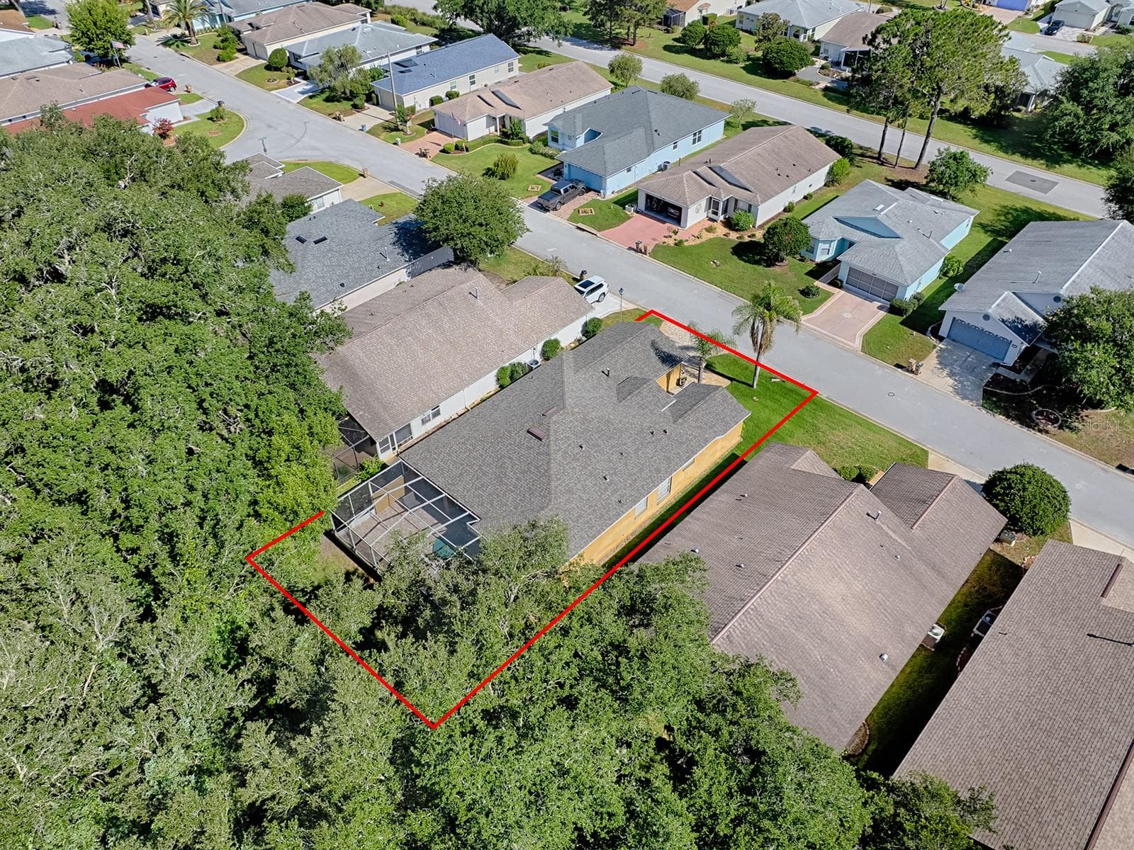 Privacy behind - 830 OLD OAKS LN, LEESBURG