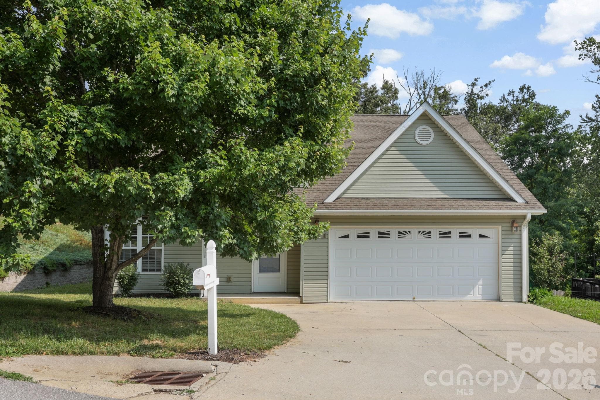 Single Family Residence at 50 Ridgeland Lane, Asheville, photo 3 of 36