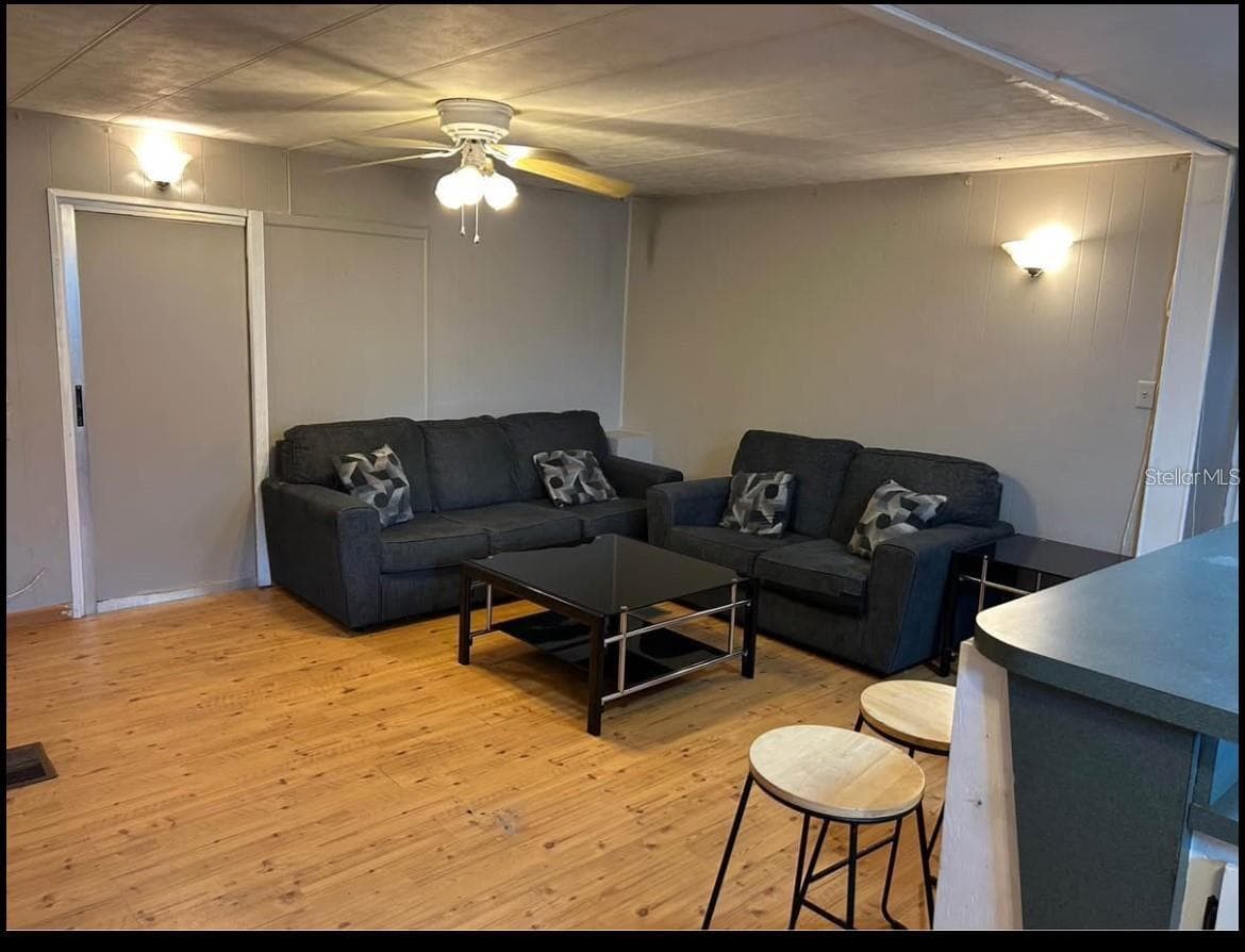 Manufactured Home at 5271 77TH ST N, ST PETERSBURG, photo 4 of 10