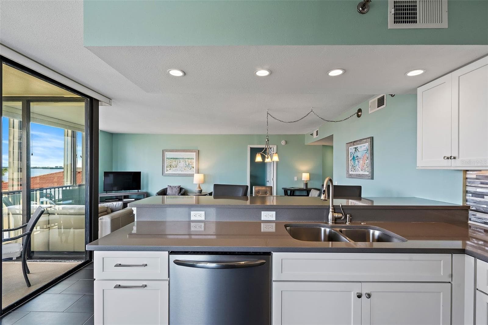 Condominium at 6372 PALMA DEL MAR BLVD S #406, ST PETERSBURG, photo 13 of 33