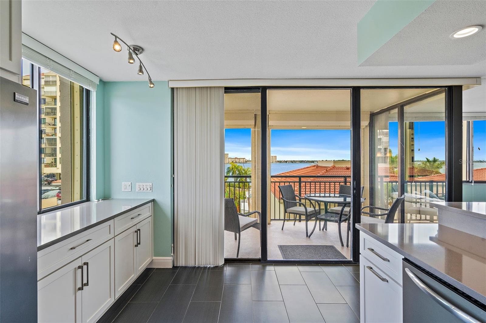 Condominium at 6372 PALMA DEL MAR BLVD S #406, ST PETERSBURG, photo 14 of 33