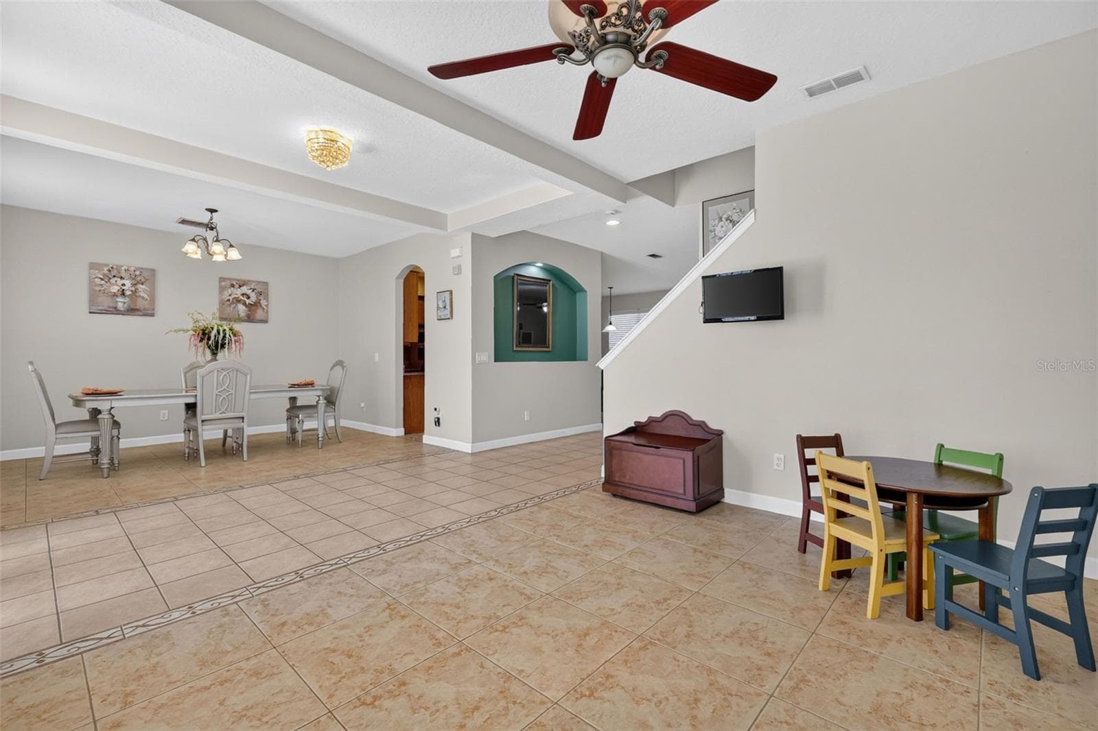 Single Family Residence at 1766 OAK GROVE CHASE DR, ORLANDO, photo 5 of 37