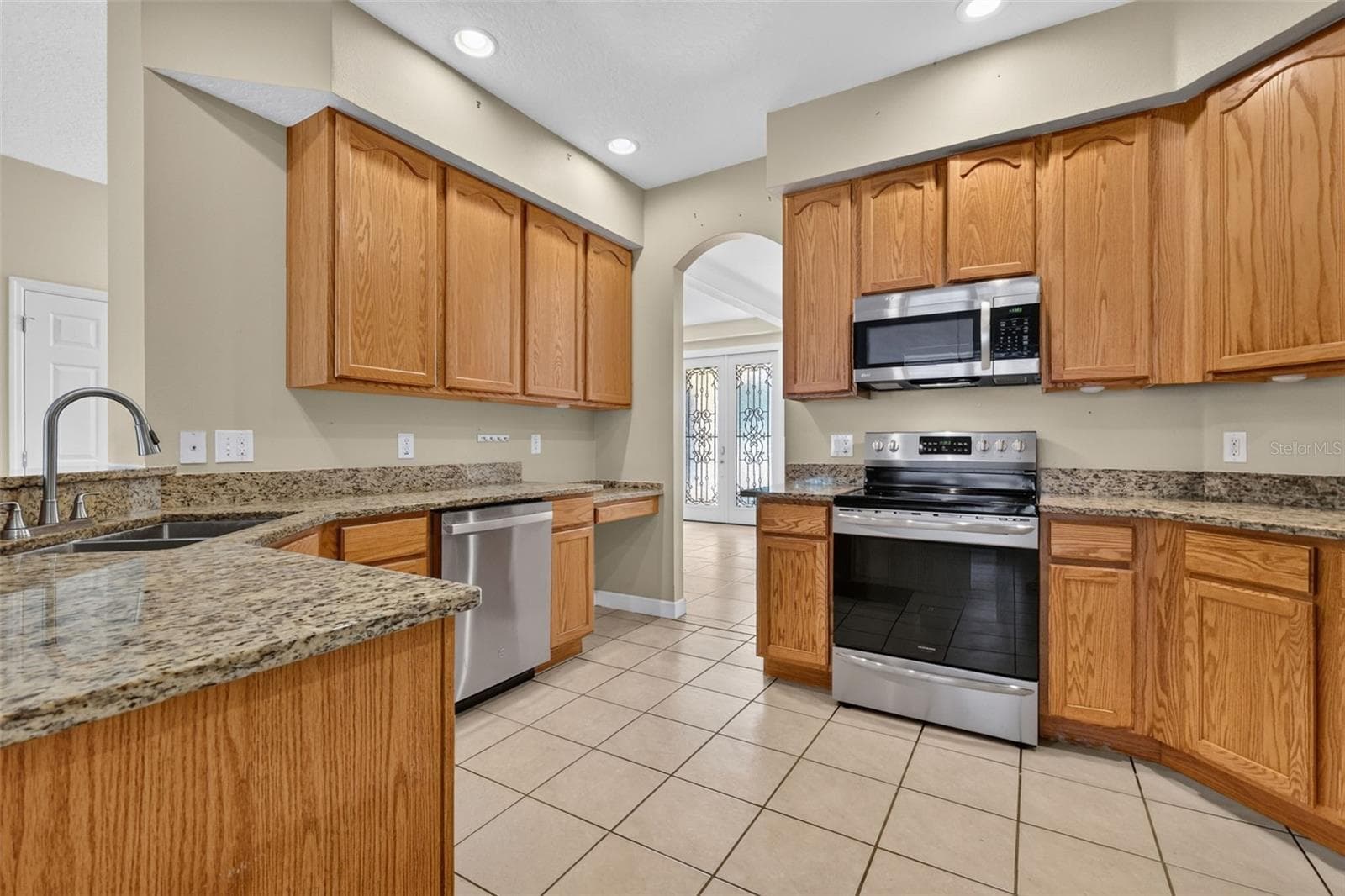 Single Family Residence at 1766 OAK GROVE CHASE DR, ORLANDO, photo 6 of 37