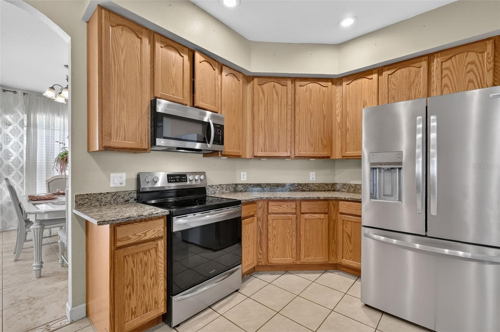Single Family Residence at 1766 OAK GROVE CHASE DR, ORLANDO, photo 7 of 37