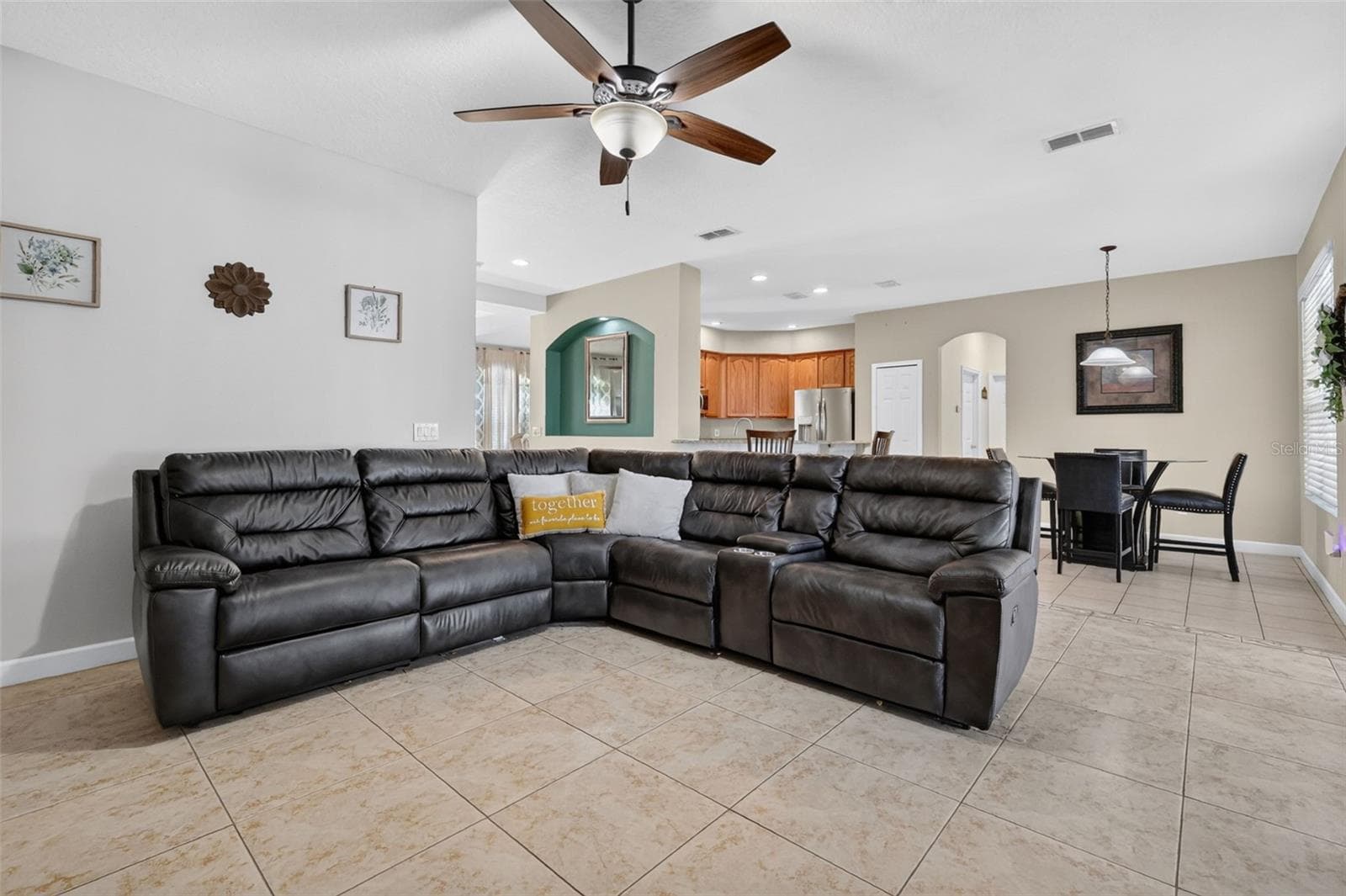 Single Family Residence at 1766 OAK GROVE CHASE DR, ORLANDO, photo 13 of 37