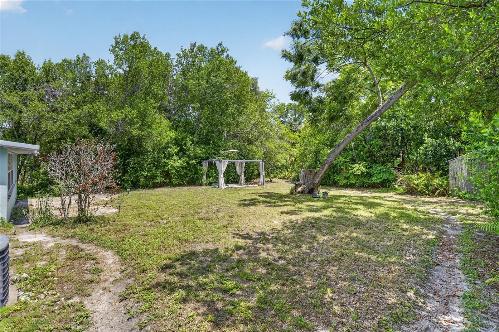 Single Family Residence at 129 COLOMBA RD, DEBARY, photo 23 of 30