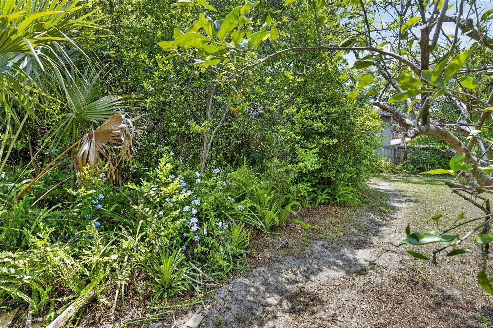 Single Family Residence at 129 COLOMBA RD, DEBARY, photo 25 of 30