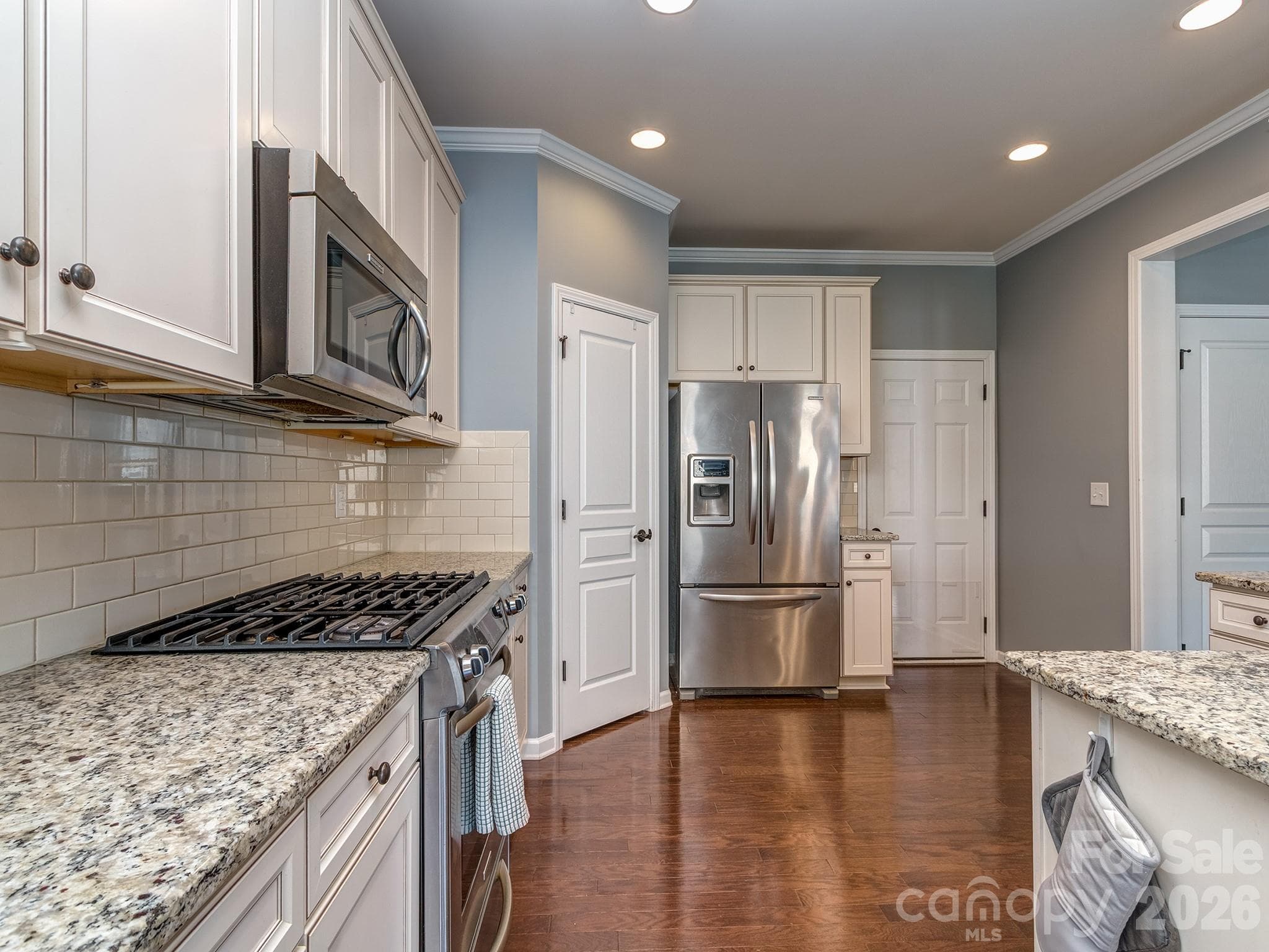 Kitchen with walk-in pantry - 1839 Royal Gorge Avenue, Charlotte