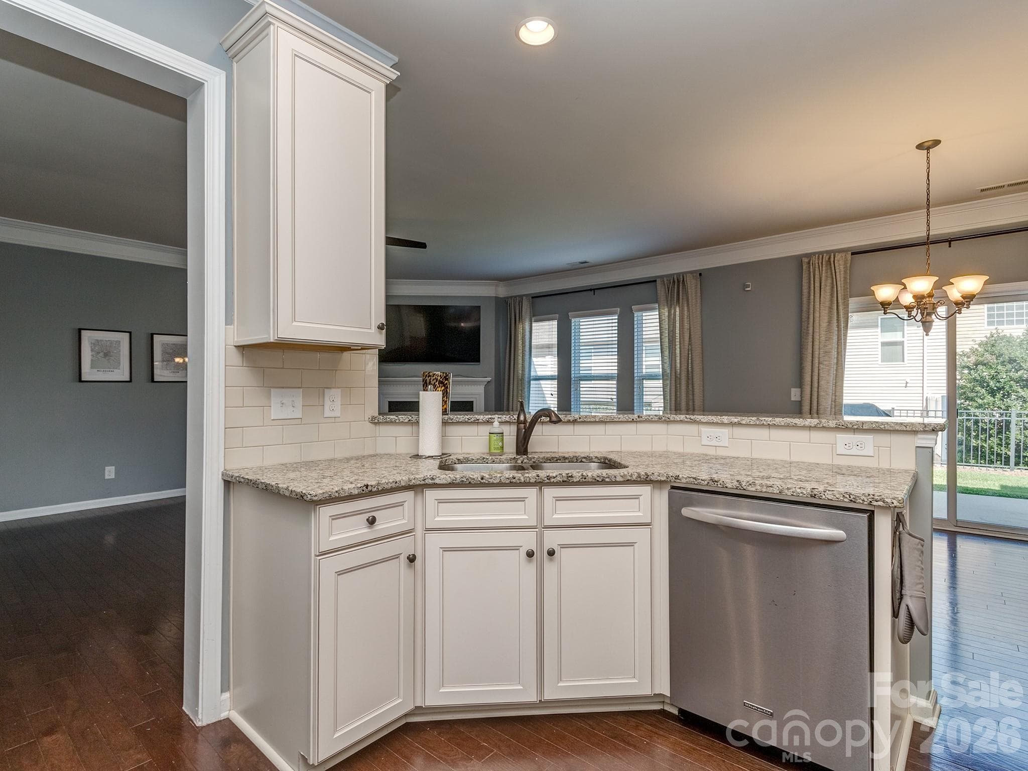 Breakfast Bar - 1839 Royal Gorge Avenue, Charlotte