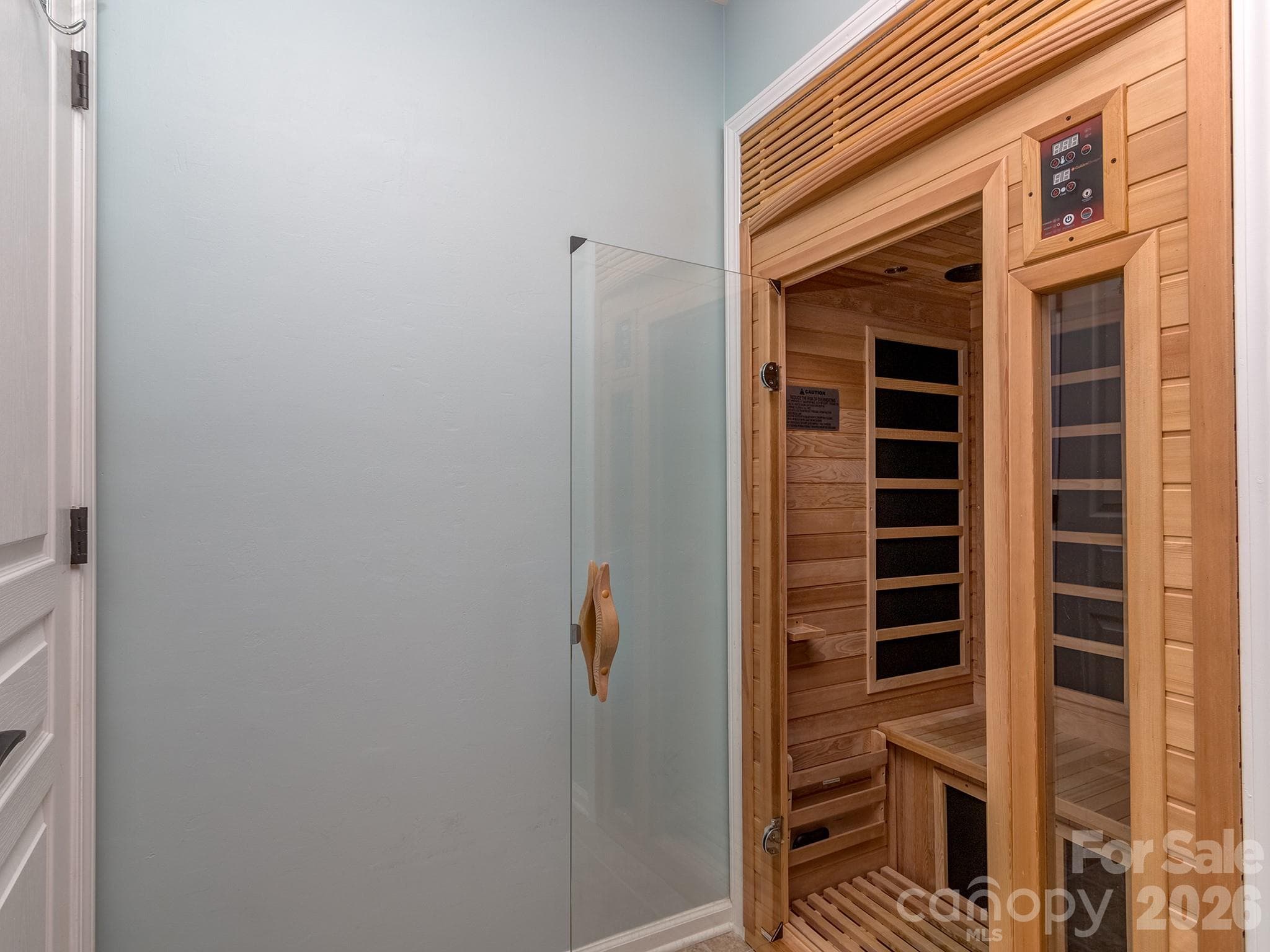 Built-in sauna - 1839 Royal Gorge Avenue, Charlotte