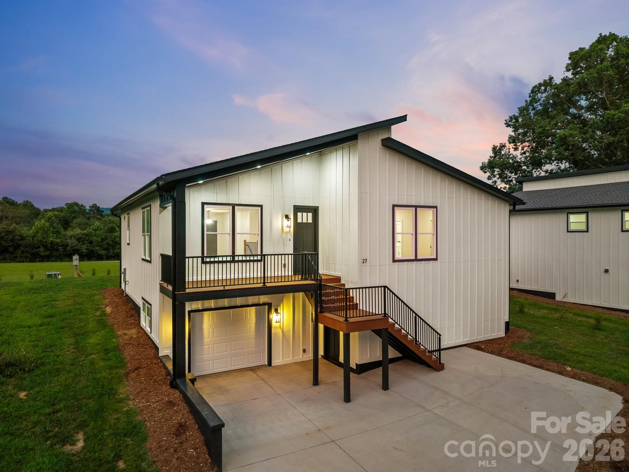 Single Family Residence at Hendersonville, photo 2 of 42