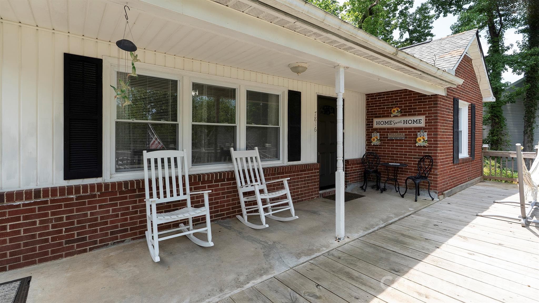 Single Family Residence at 7816 E Lane Drive, Charlotte, photo 4 of 27