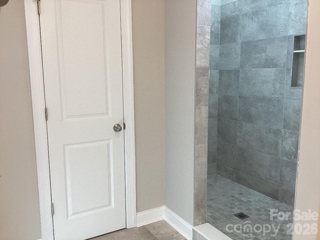 Walk-In Tile Shower & Pan - Concord