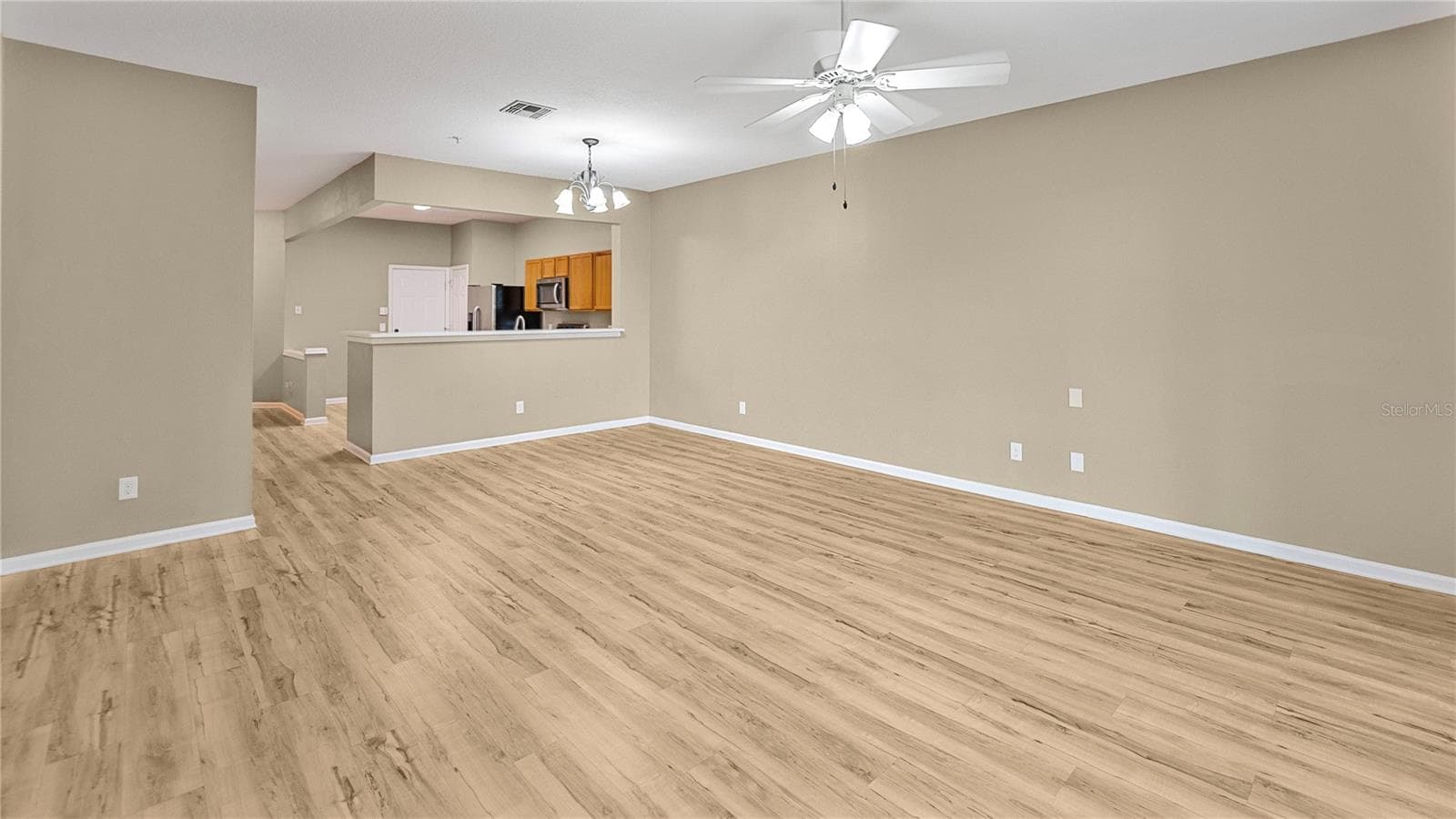 Townhouse at 6292 TWAIN ST #102, ORLANDO, photo 4 of 17