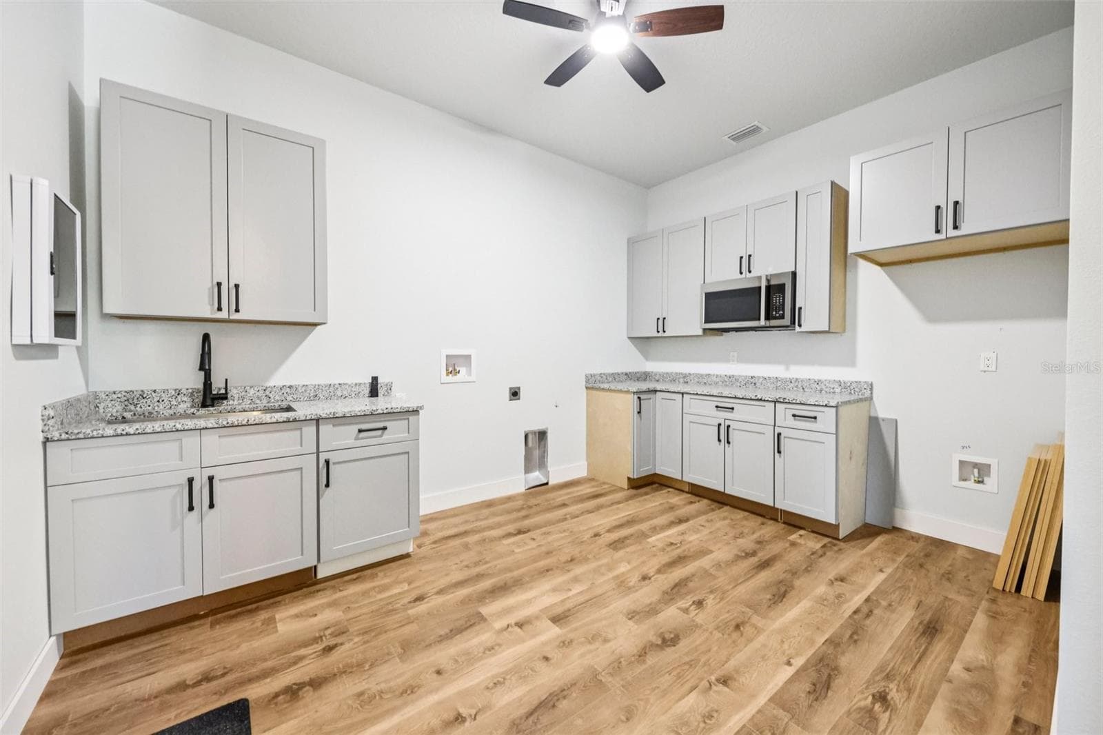 Large Command center utility room - 1623 MAGNOLIA AVE, DELAND