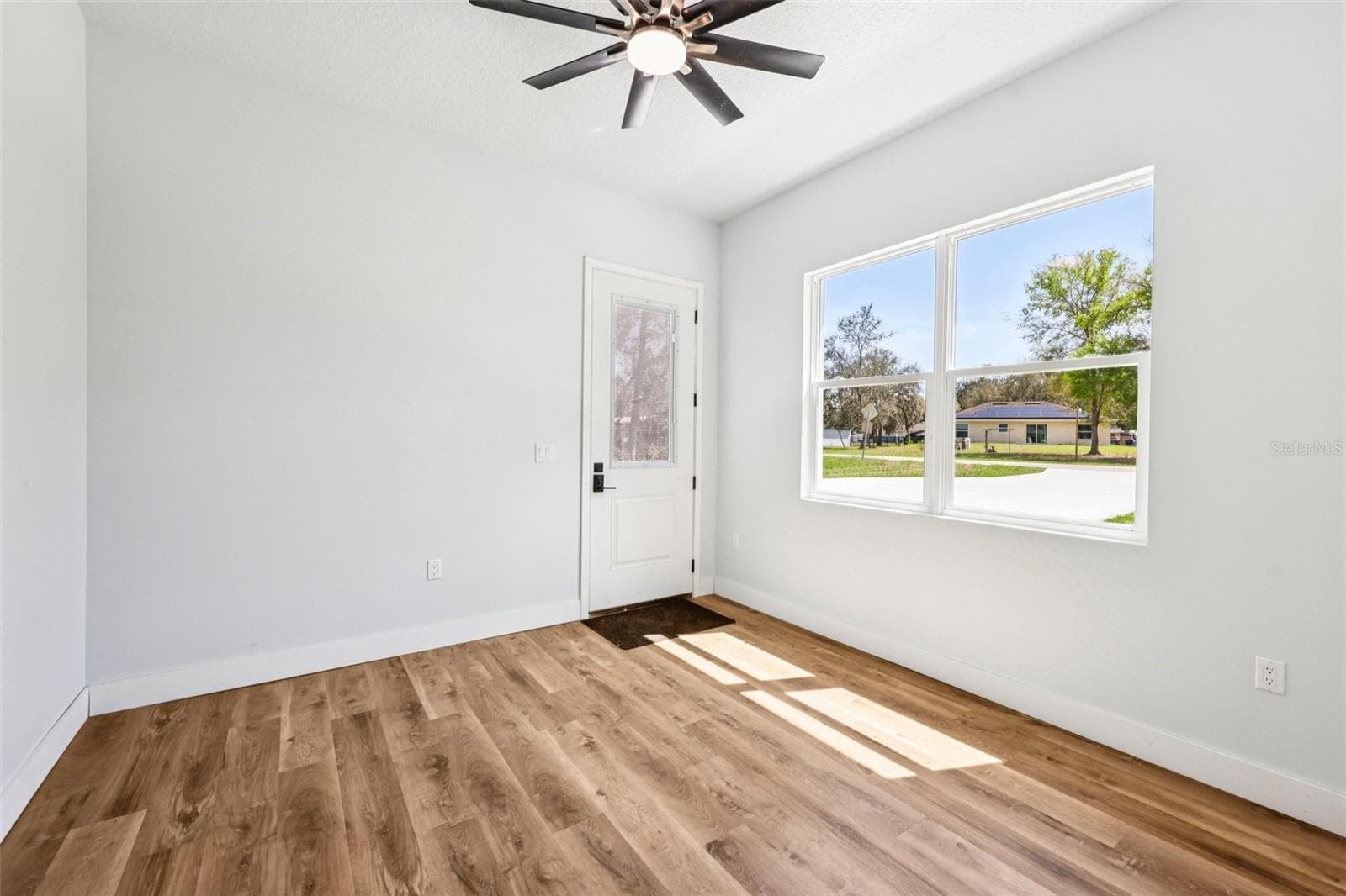 Front right bedroom/ Office - 1623 MAGNOLIA AVE, DELAND