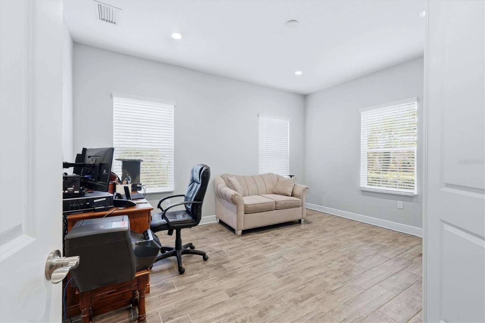 Single Family Residence at 1109 THORNBURY DR, PARRISH, photo 32 of 54