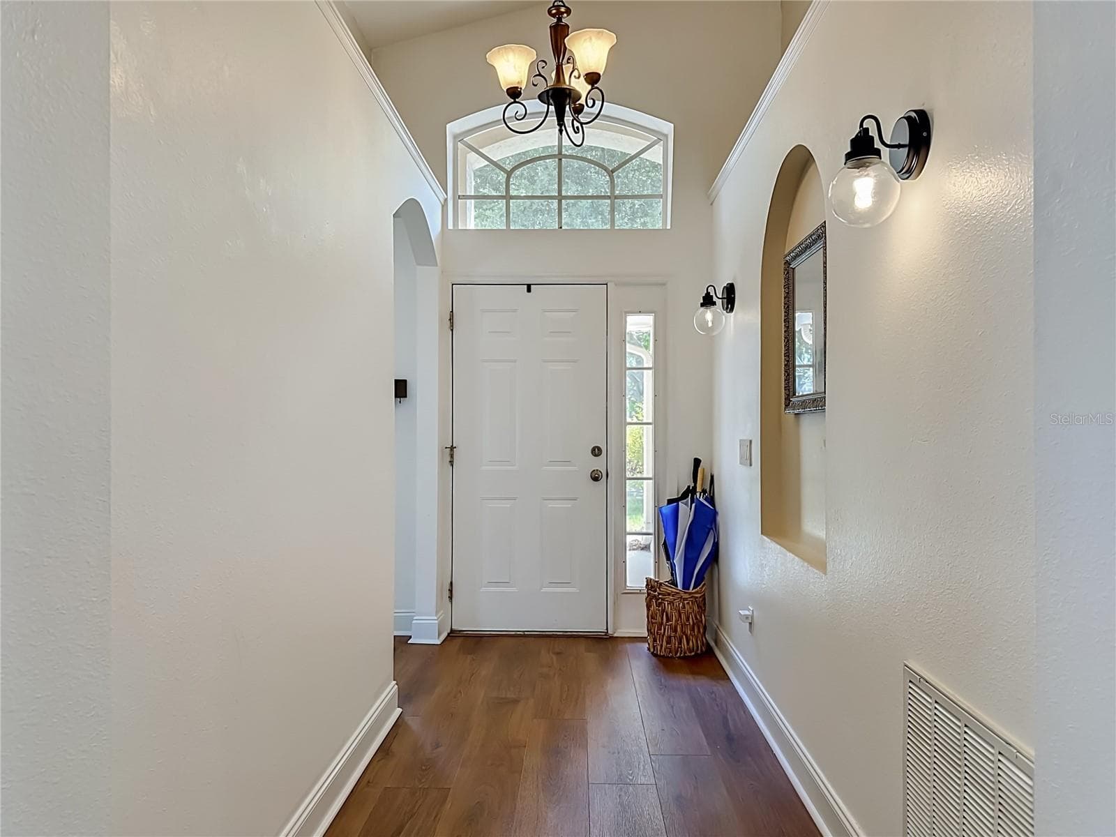 Single Family Residence at 7016 JAMESTOWN MANOR DR, RIVERVIEW, photo 4 of 88