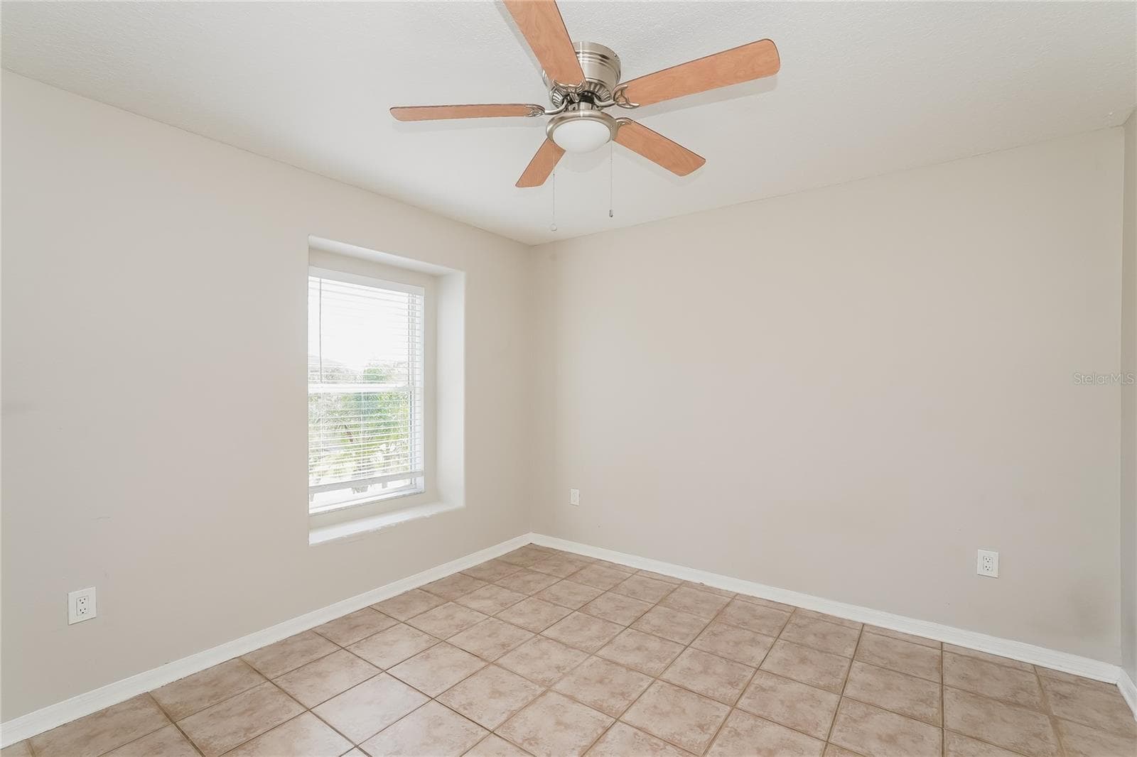 Single Family Residence at 12125 FOX BLOOM AVE, GIBSONTON, photo 7 of 15