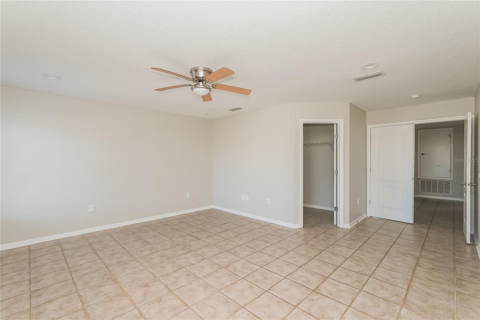 Single Family Residence at 12125 FOX BLOOM AVE, GIBSONTON, photo 11 of 15