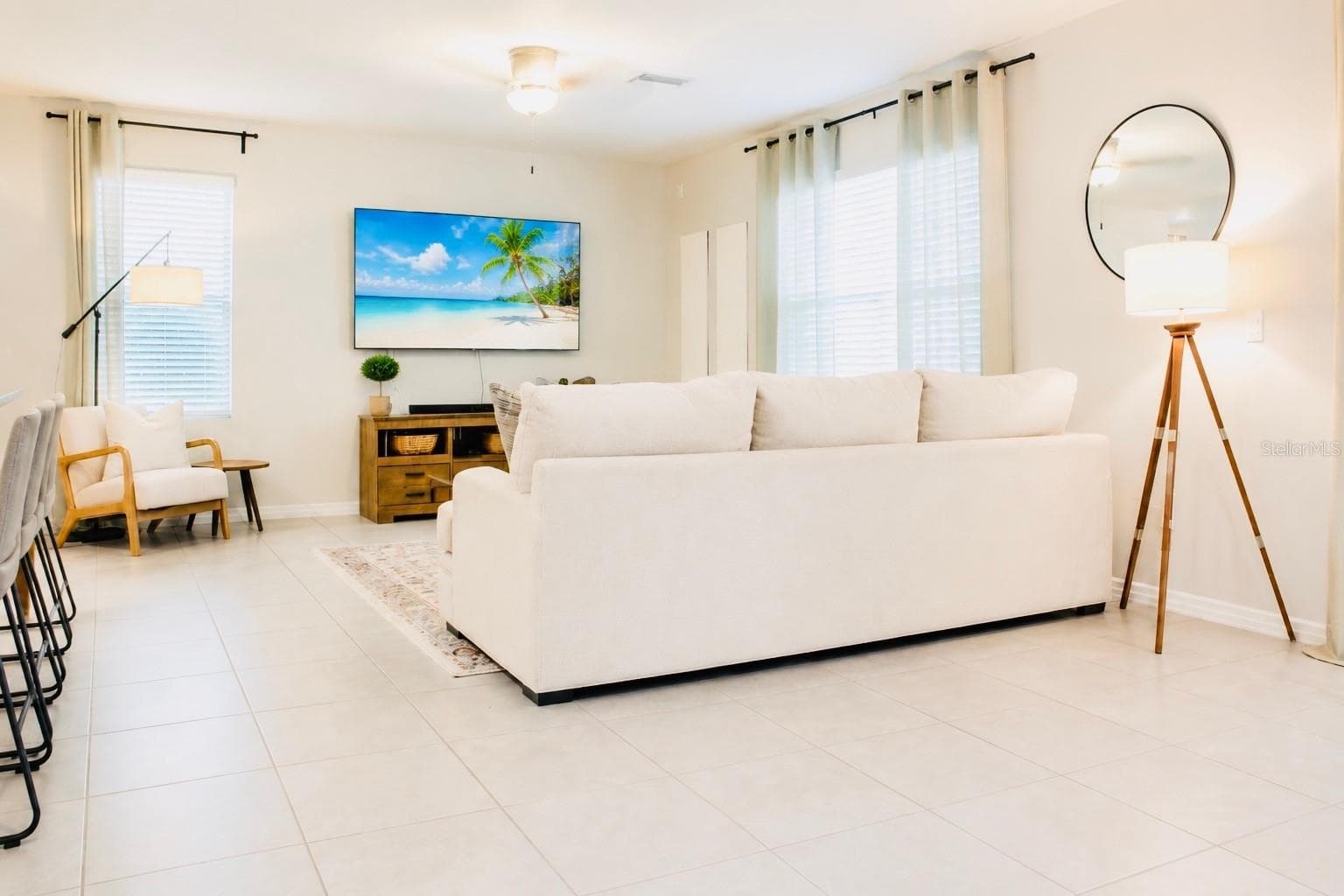 Single Family Residence at 17015 OVAL RUM DR, WIMAUMA, photo 4 of 10