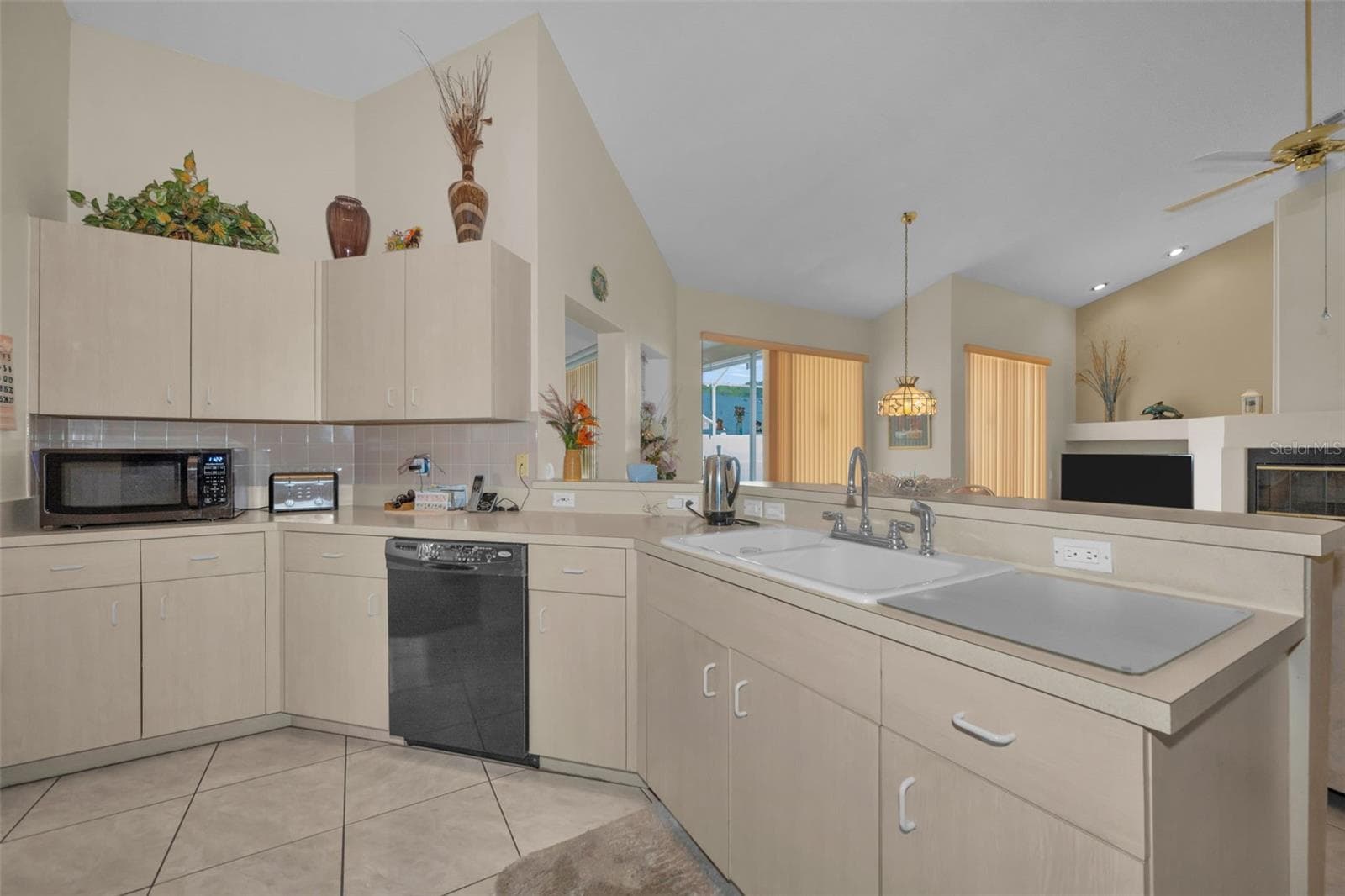 Single Family Residence at 7405 EVESBOROUGH LN, NEW PORT RICHEY, photo 12 of 33
