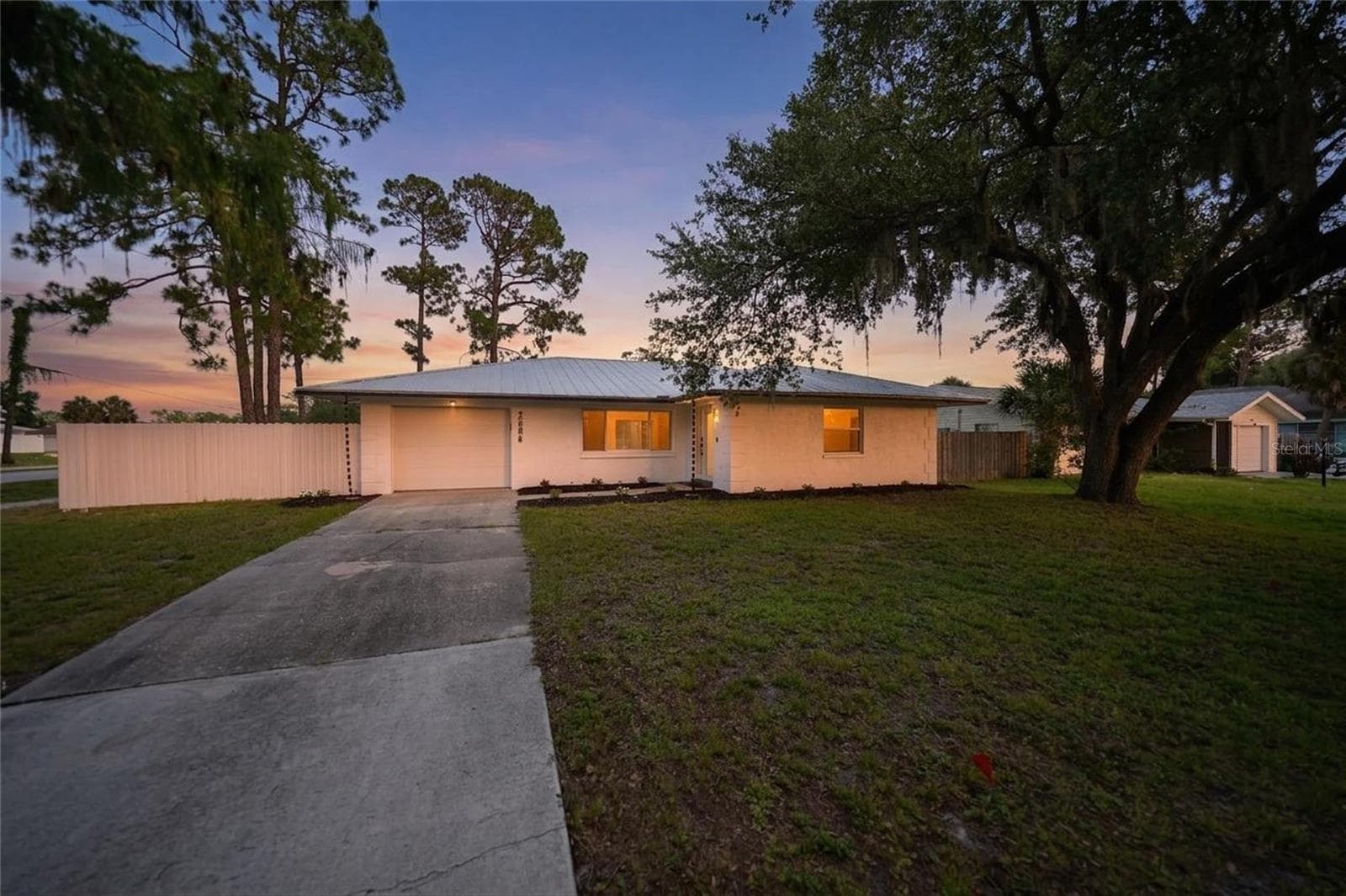 2506 LAKESHORE CIR