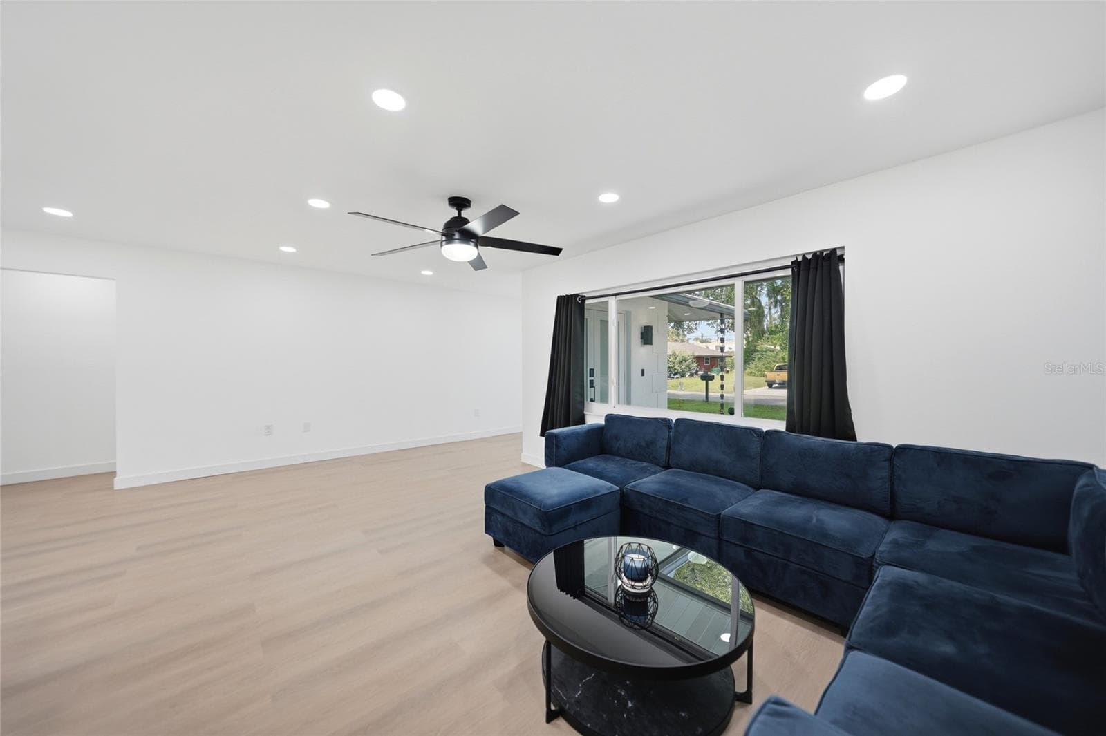 Single Family Residence at 2506 LAKESHORE CIR, PORT CHARLOTTE, photo 5 of 31