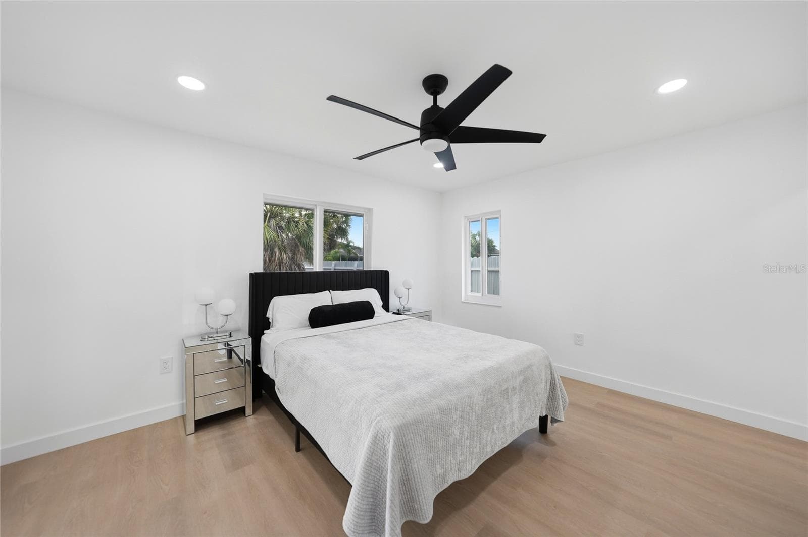 Single Family Residence at 2506 LAKESHORE CIR, PORT CHARLOTTE, photo 12 of 31