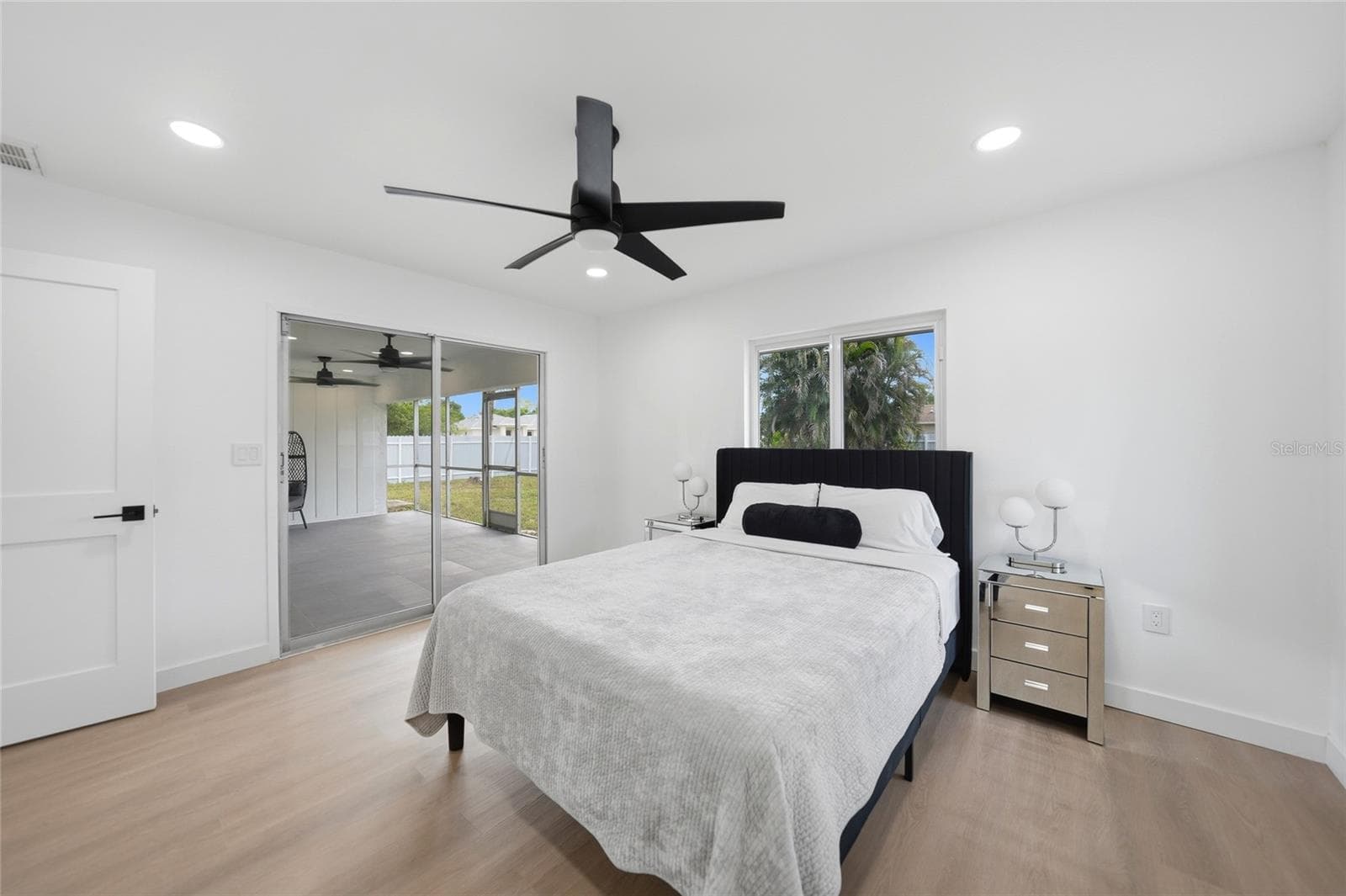 Single Family Residence at 2506 LAKESHORE CIR, PORT CHARLOTTE, photo 13 of 31