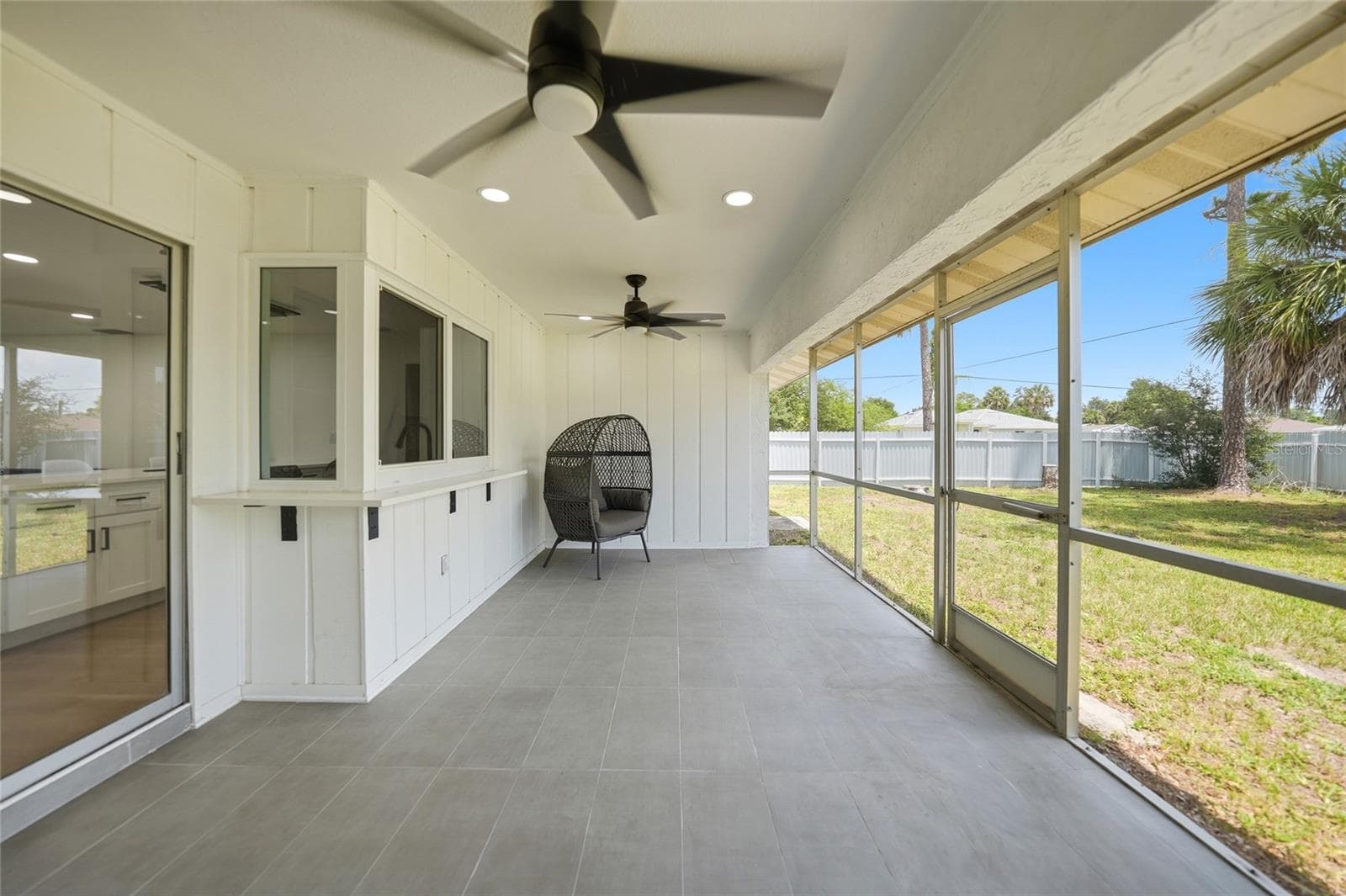 Single Family Residence at 2506 LAKESHORE CIR, PORT CHARLOTTE, photo 24 of 31
